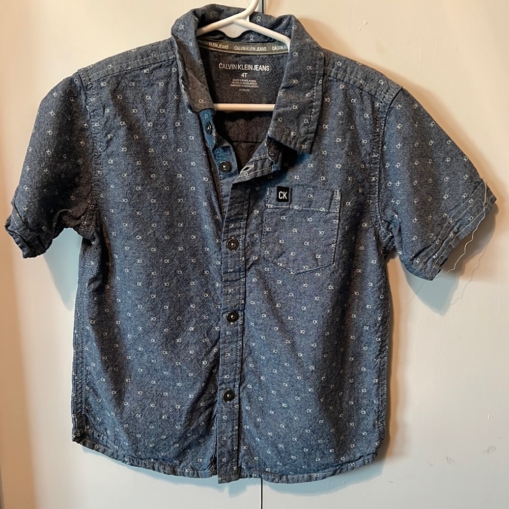 Calvin Klein lightweight denim button down short sleeve shirt, 4T, never worn